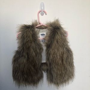 Old Navy fur vest size 12-18 months